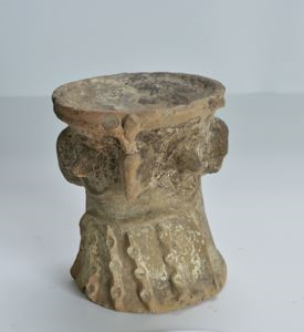 Image of Pot Stand with Owl Head