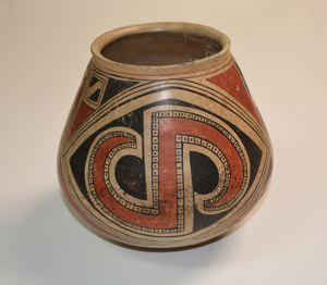 Image of Ramos Polychrome jar with opposed club shape design